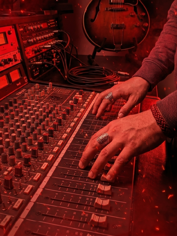 Clases de producción musical en Music Planet