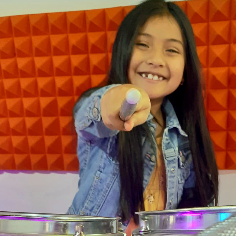 Clase grupal de música en Music Planet
