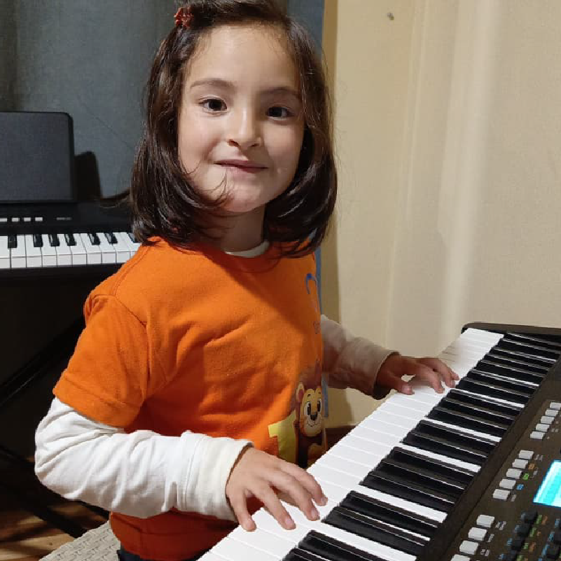Comunidad musical de Music Planet en Quito