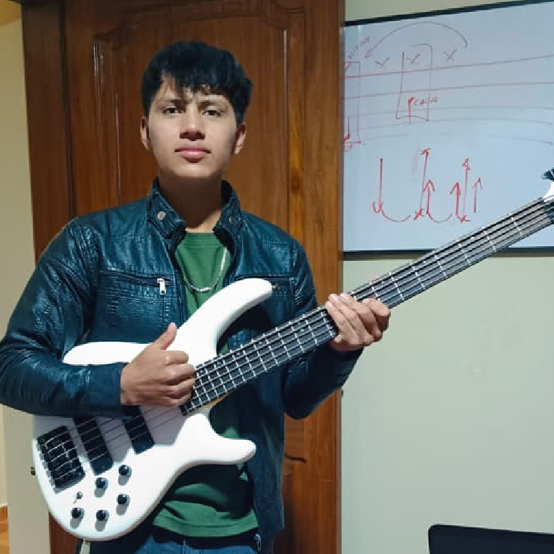 Momentos de aprendizaje musical en Music Planet